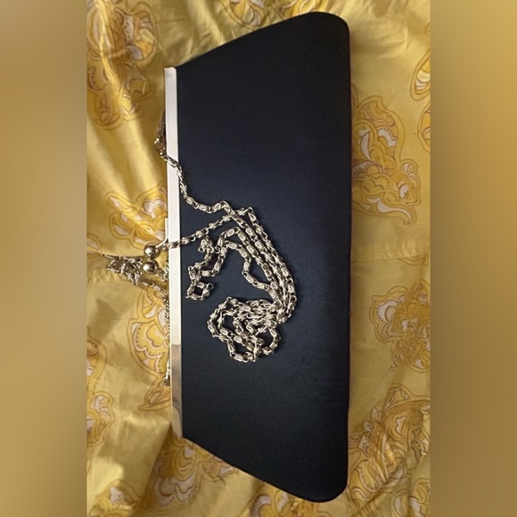 Bijoux Terner ELEGANT Rhinestone Accent Kiss Lock Evening Bag - Picture 3 of 8